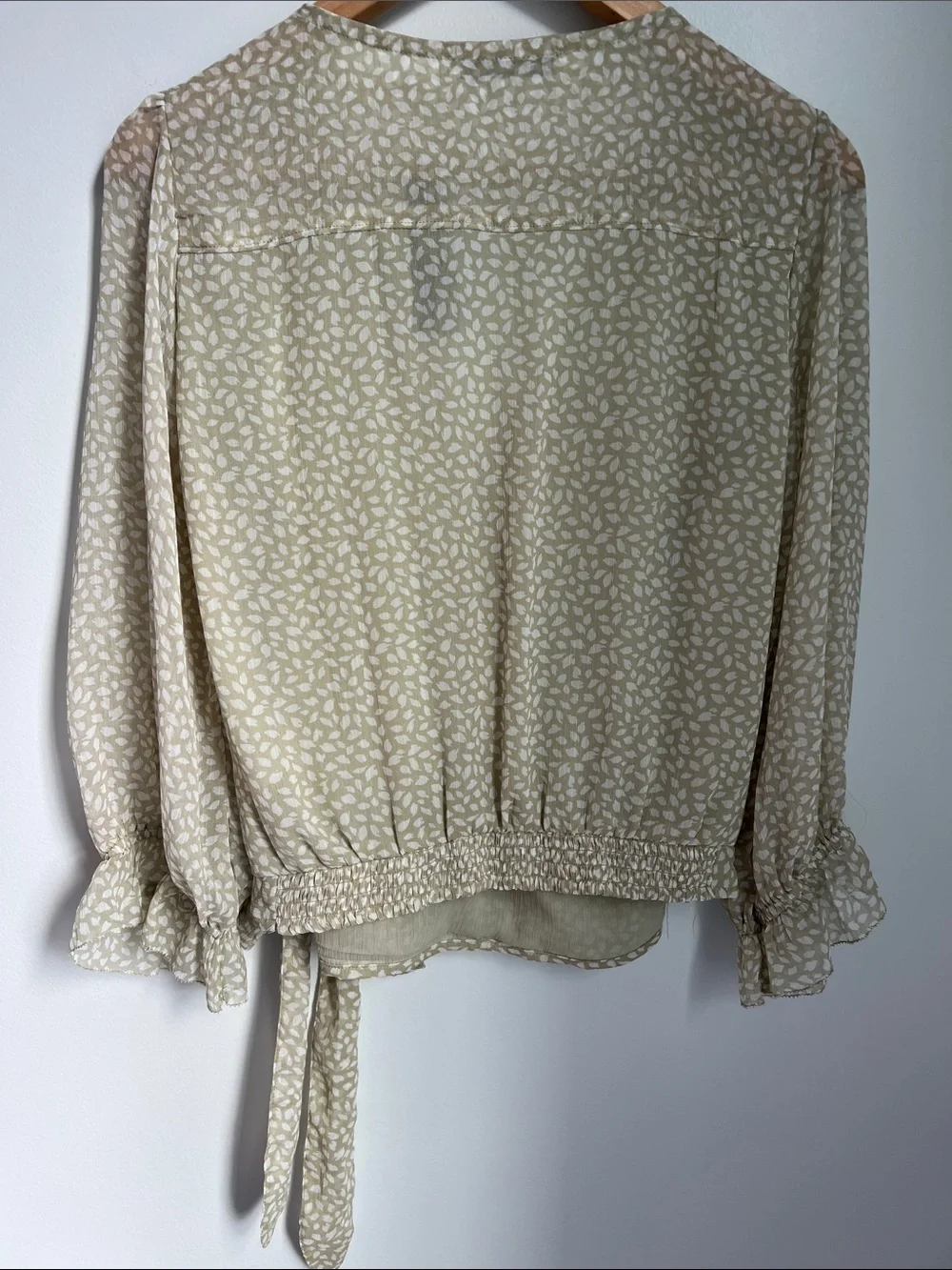 Abercrombie & Fitch | Cream Printed Wrap Blouse Business Casual NWT Size M
